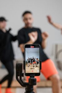alt=viral-dance-challenge-phone